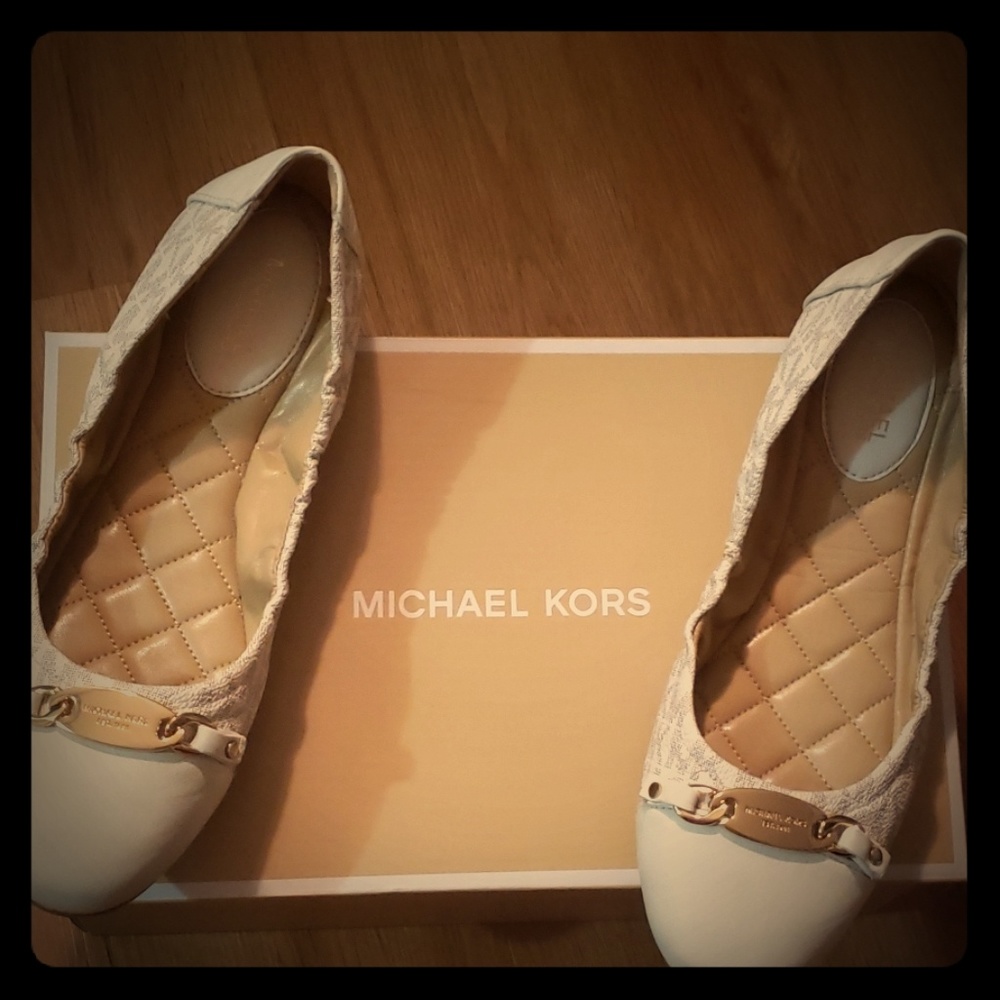 MICHAEL Michael Kors monogram ballet flats size 8